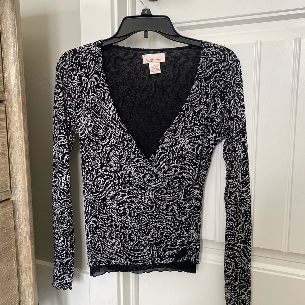 Form Fitting V-Neck Blouse